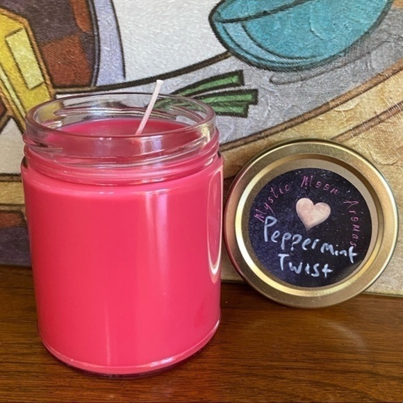 Peppermint twist soy candle - Picture 4 of 5